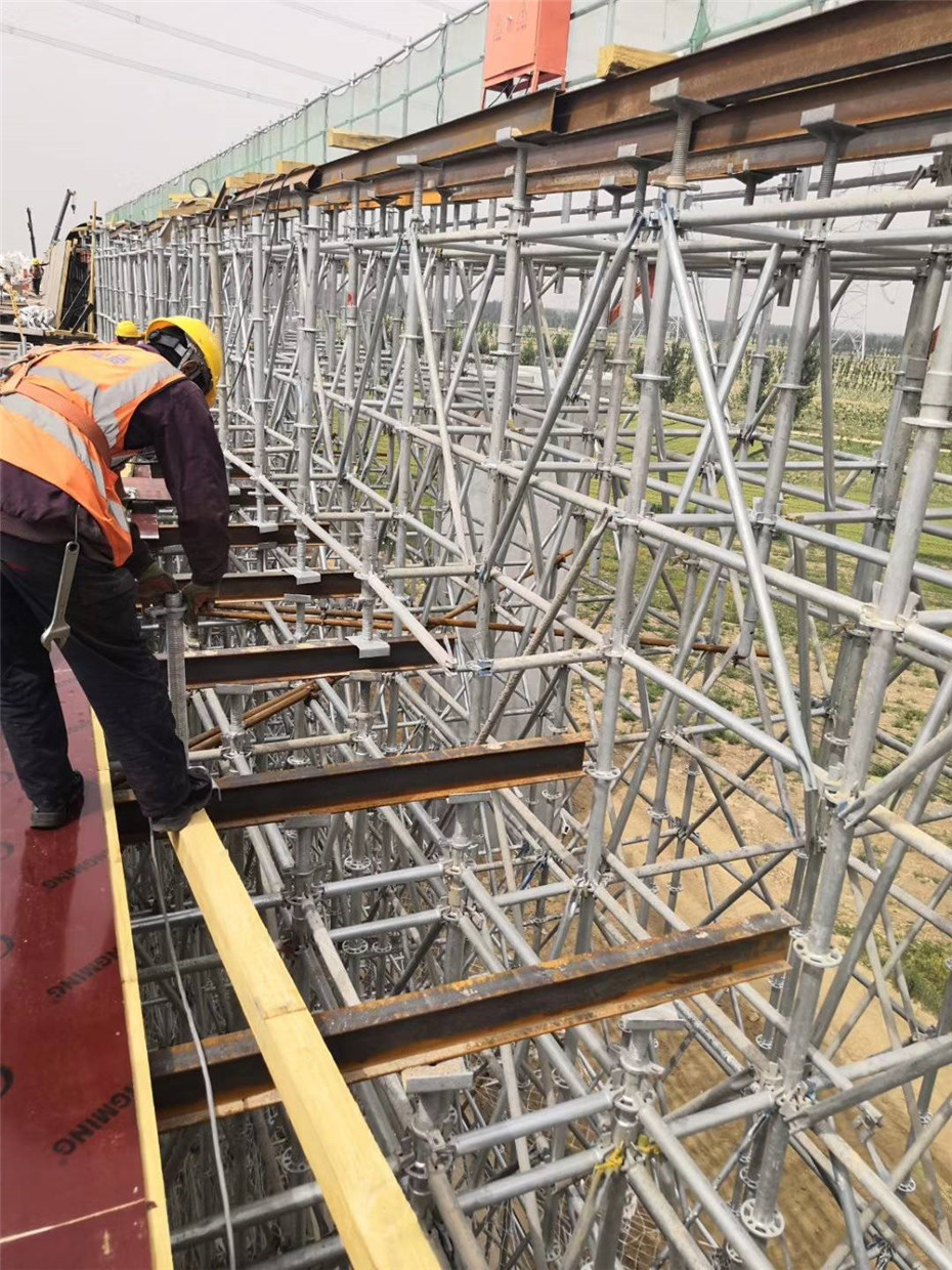盘扣式脚手架应用案例-桥梁建筑(图2)